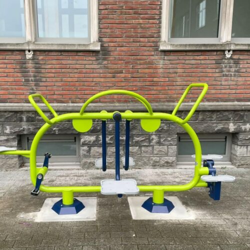kinderfitnesstoestel voor buiten 15 Onze buiten kinderfitnesstoestellen zijn op aanvraag ook in diverse andere ral kleuren leverbaar.